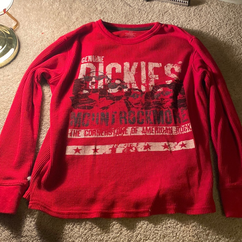 this a large dickies kids shirts still in good condition comfortable to wear